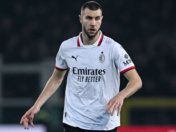 Allegri Percaya Strahinja Pavlovic Bisa Jadi Bek Layaknya Chiellini